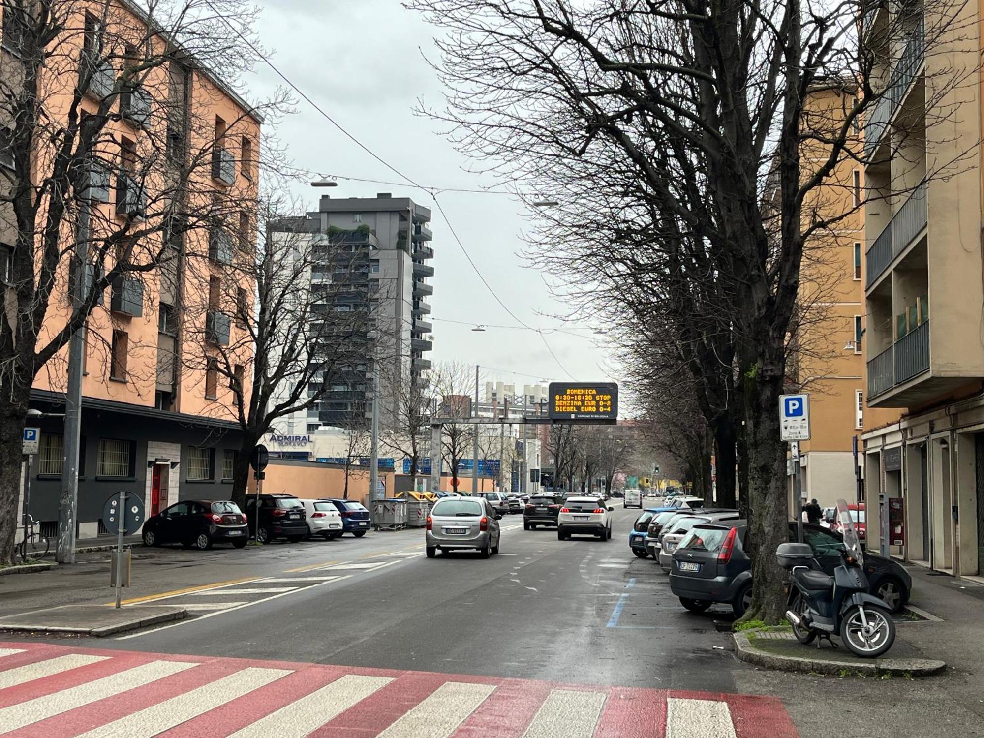 Casa Meli, Ampio Bilocale Nuovo Apartment Bologna Luaran gambar